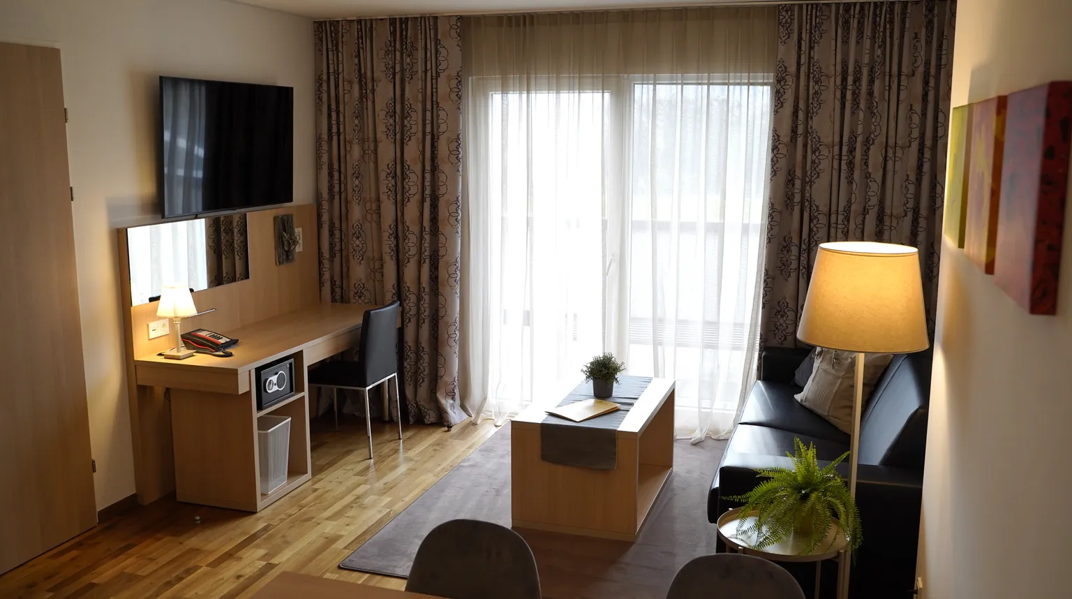 Rooftop Suit - Wohnzimmer