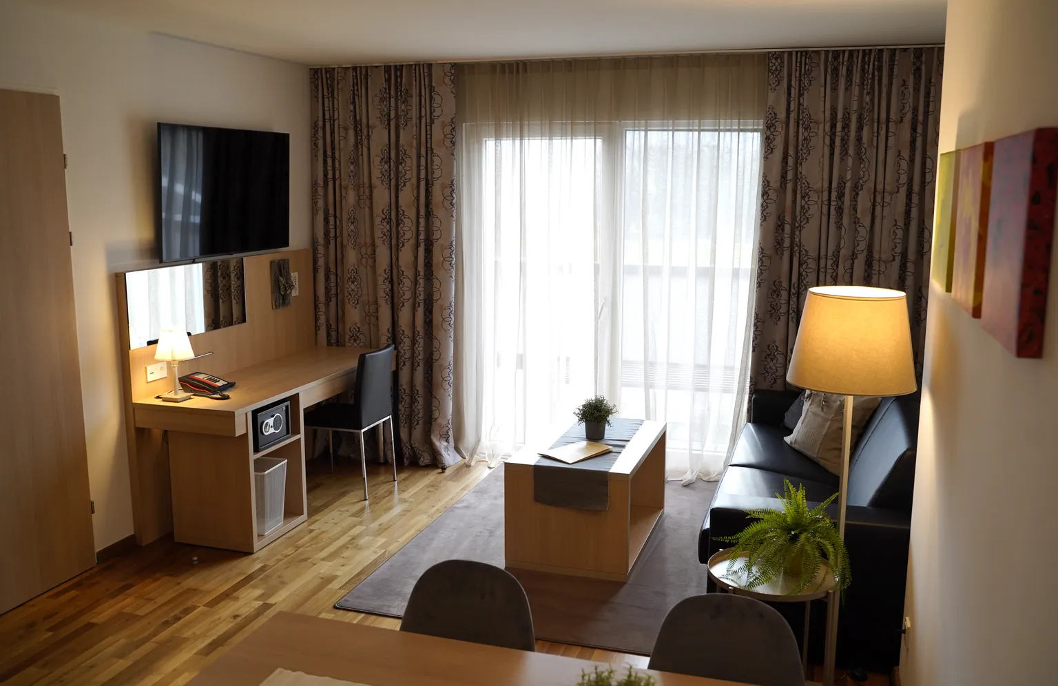 Rooftop Suit - Wohnzimmer